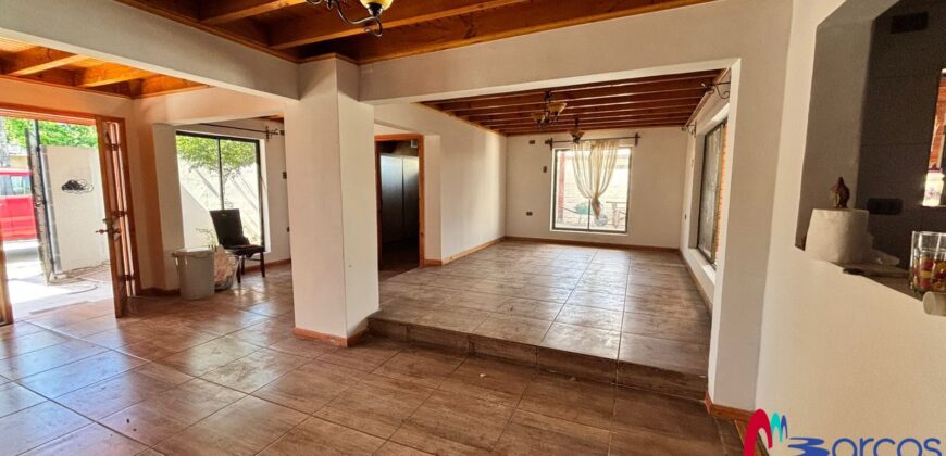 Arriendo casa en Linares